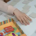 Kutu Oyunları Çocukların Gelişimine Nasıl Katkı Sağlar?